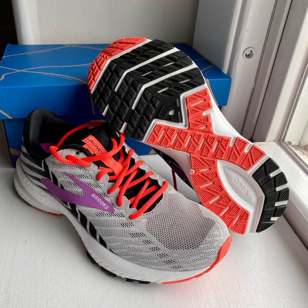Women’s brooks running shoes size 7.5 launch 6